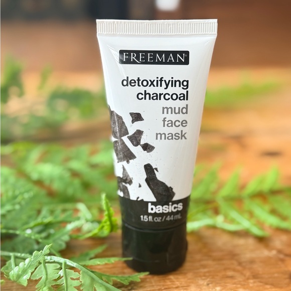 Other - ⚡️ Detoxifying Charcoal Mud Face Mask - NWT